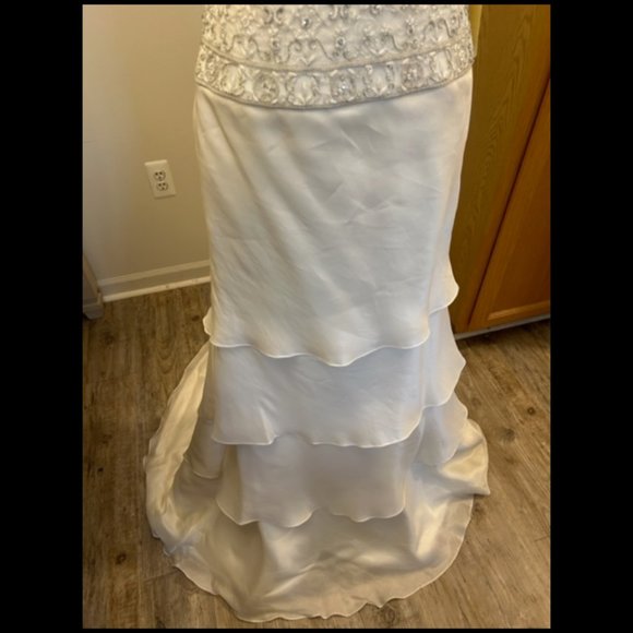 NWT Jim Hjelm cream silver lace and pearl detail trumpet halter dress size 12 - Picture 3 of 6